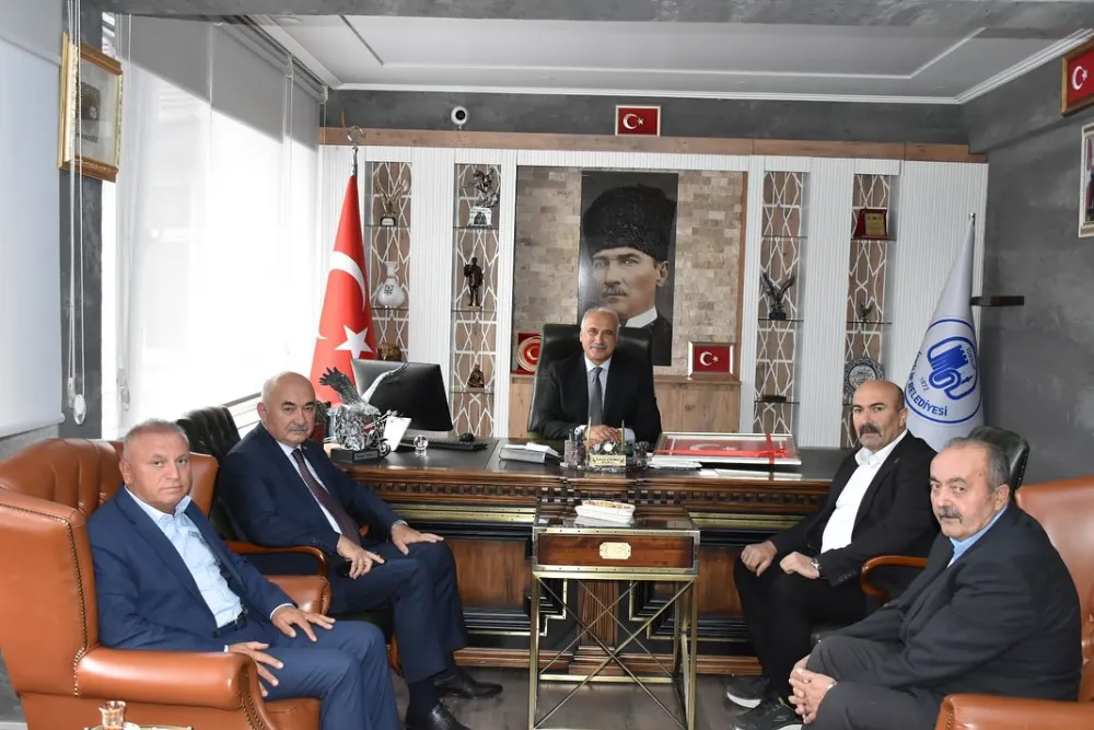 VAHAPOĞLU’NDAN BELEDİYE BAŞKANI ÇİZİKCİ’YE ZİYARET